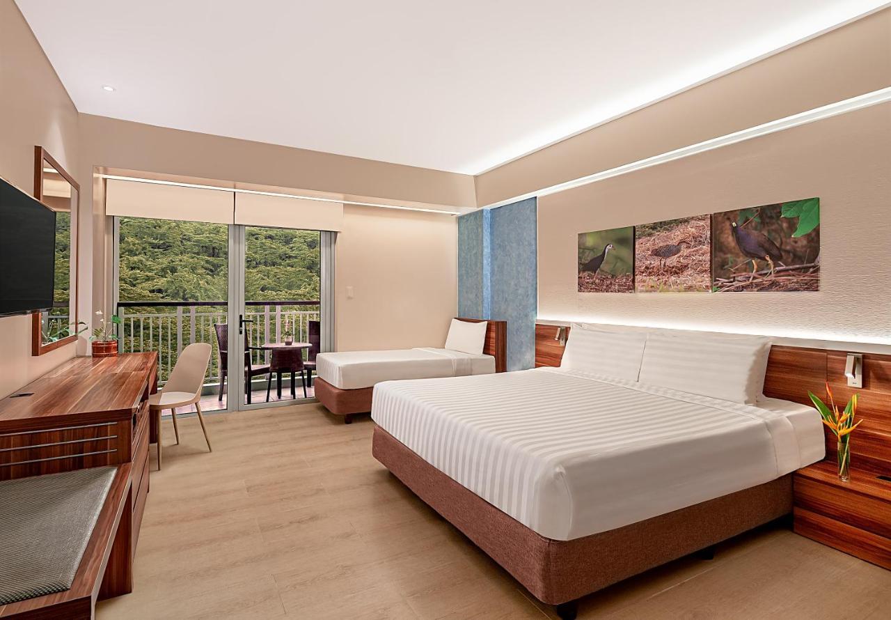 Pico Sands Hotel Nasugbu Exteriör bild