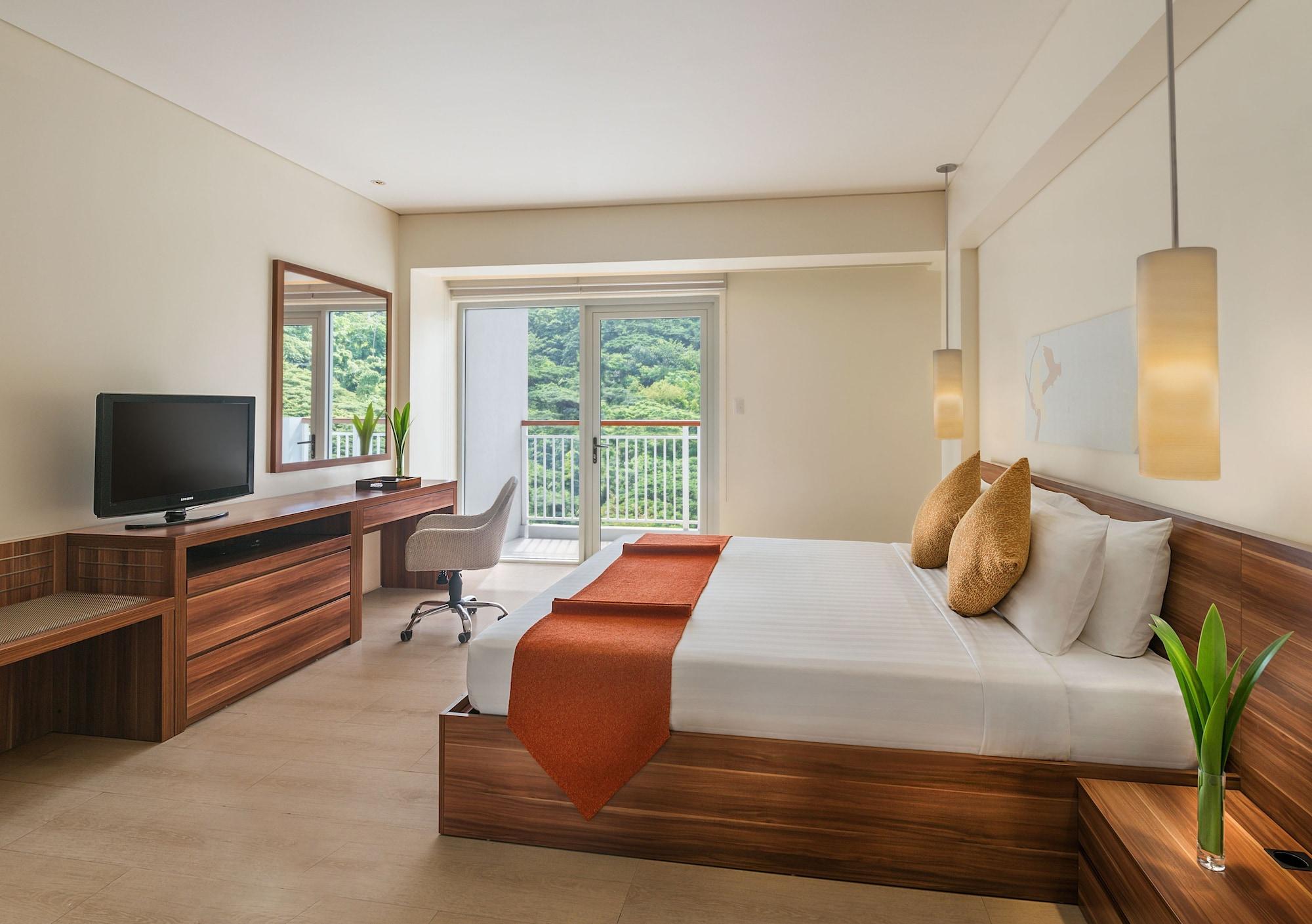 Pico Sands Hotel Nasugbu Exteriör bild
